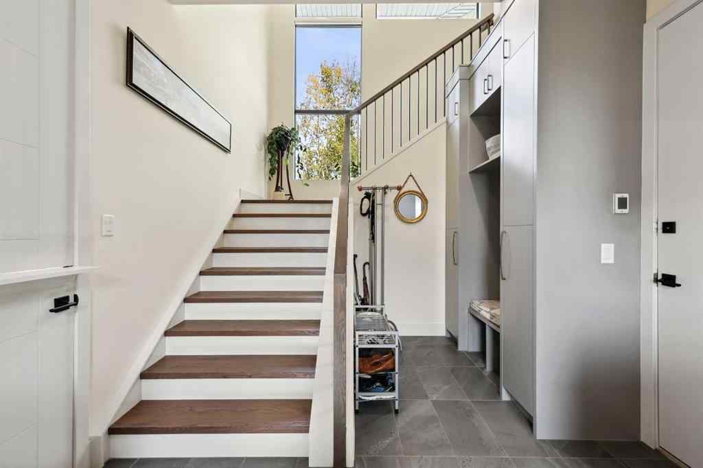 MLS® A2191992 - 2850 77 Street SW in Springbank Hill Calgary, Residential