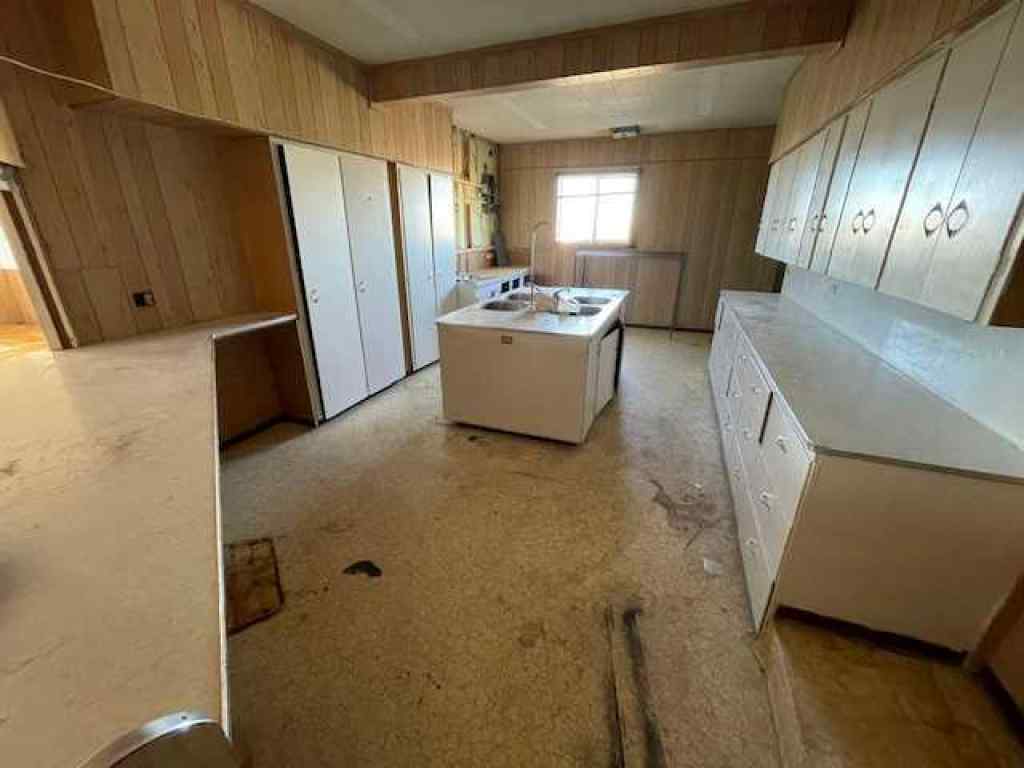 MLS® A2192041 - 208 RAILWAY Street SE in NONE Milk River, Residential