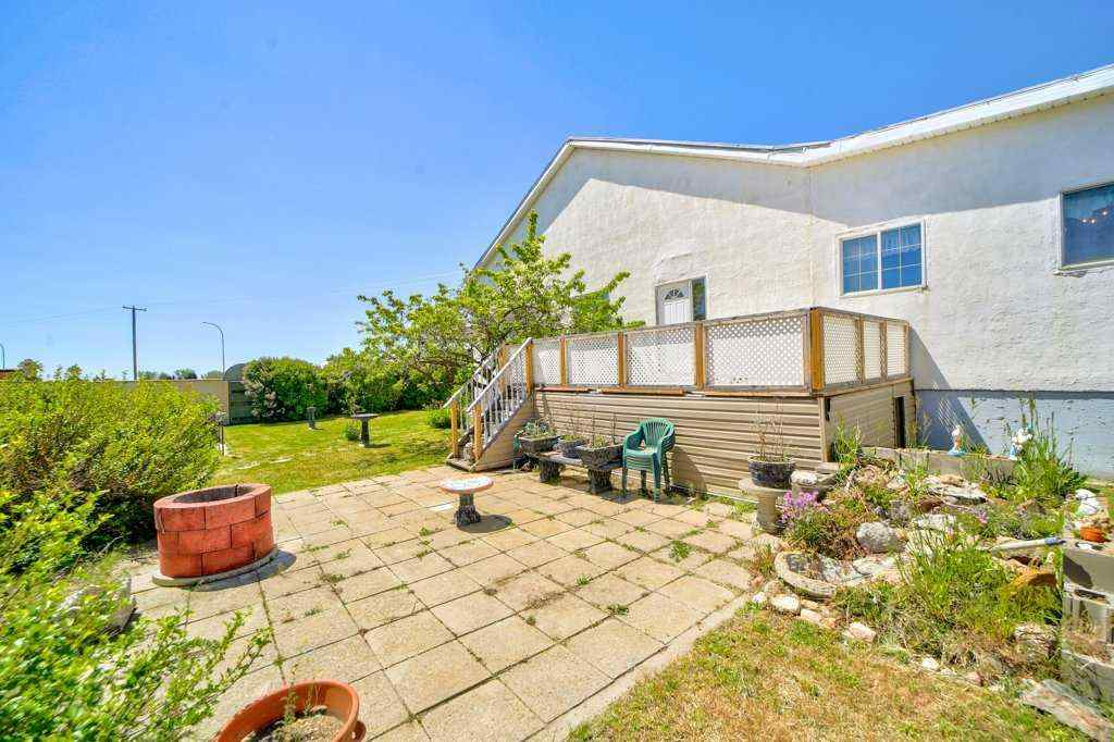MLS® A2192041 - 208 RAILWAY Street SE in NONE Milk River, Residential
