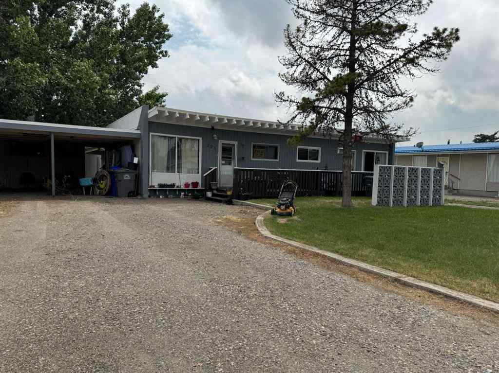 MLS® A2192048 - 227 53 Avenue E in NONE Claresholm, Multi-Family
