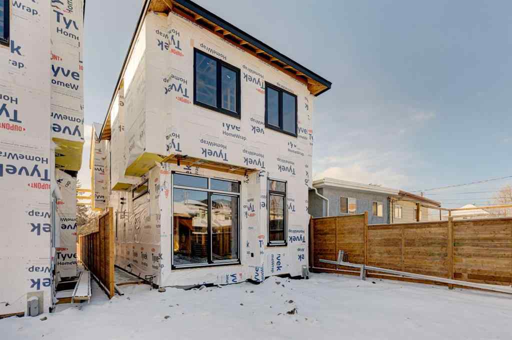 MLS® A2192178 - 2010 8 Avenue SE in Inglewood Calgary, Residential