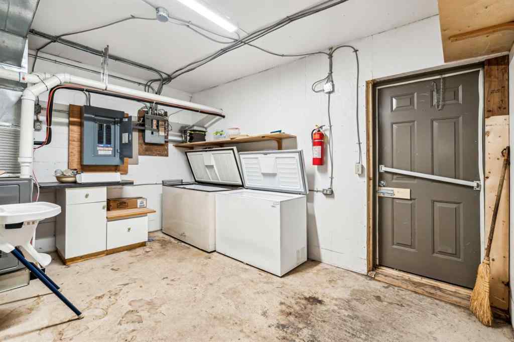 MLS® A2192411 - 14 Railway Avenue S in NONE Lomond, Commercial