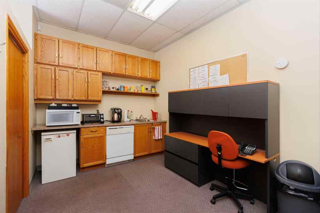 MLS® A2192700 - Unit #B 4730 50 Street  in Downtown Red Deer Red Deer, Commercial