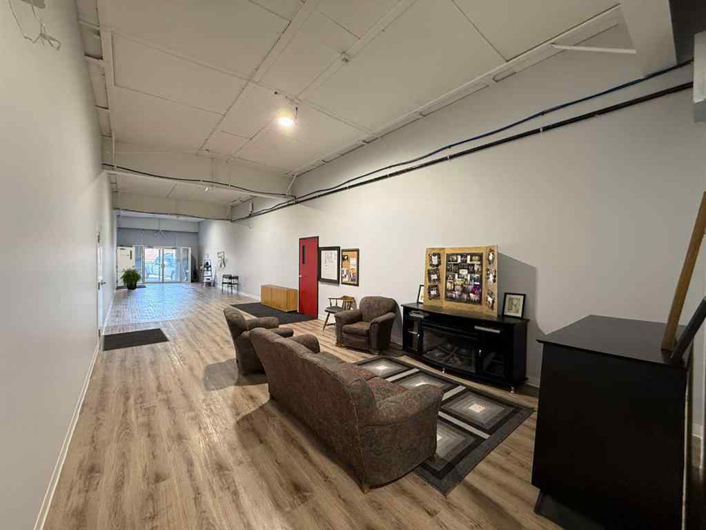MLS® A2193104 - 5016 50 Street  in NONE Eckville, Commercial
