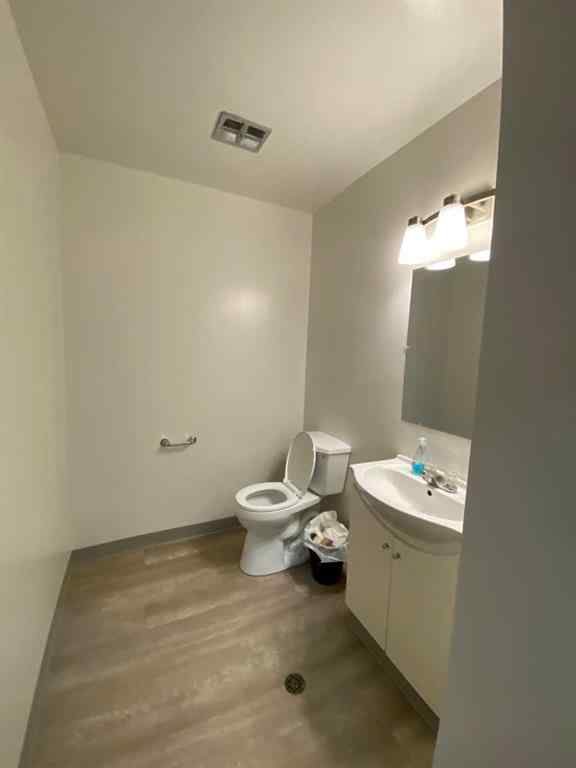MLS® A2193104 - 5016 50 Street  in NONE Eckville, Commercial