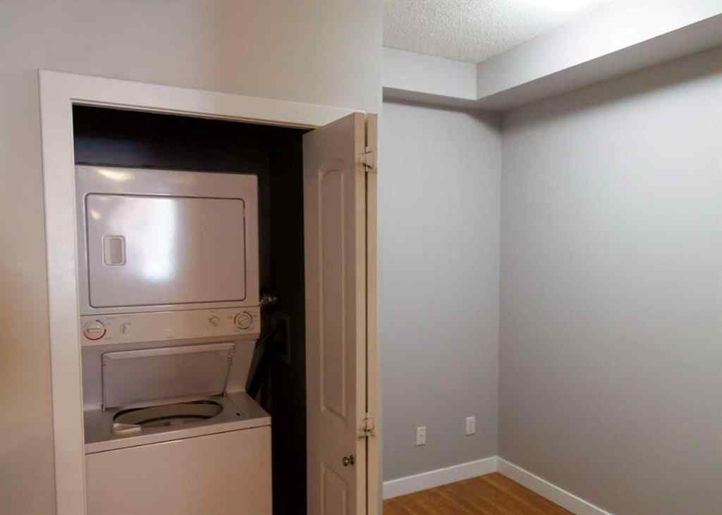 MLS® A2193597 - Unit #206 323 18 Avenue SW in Mission Calgary, Residential