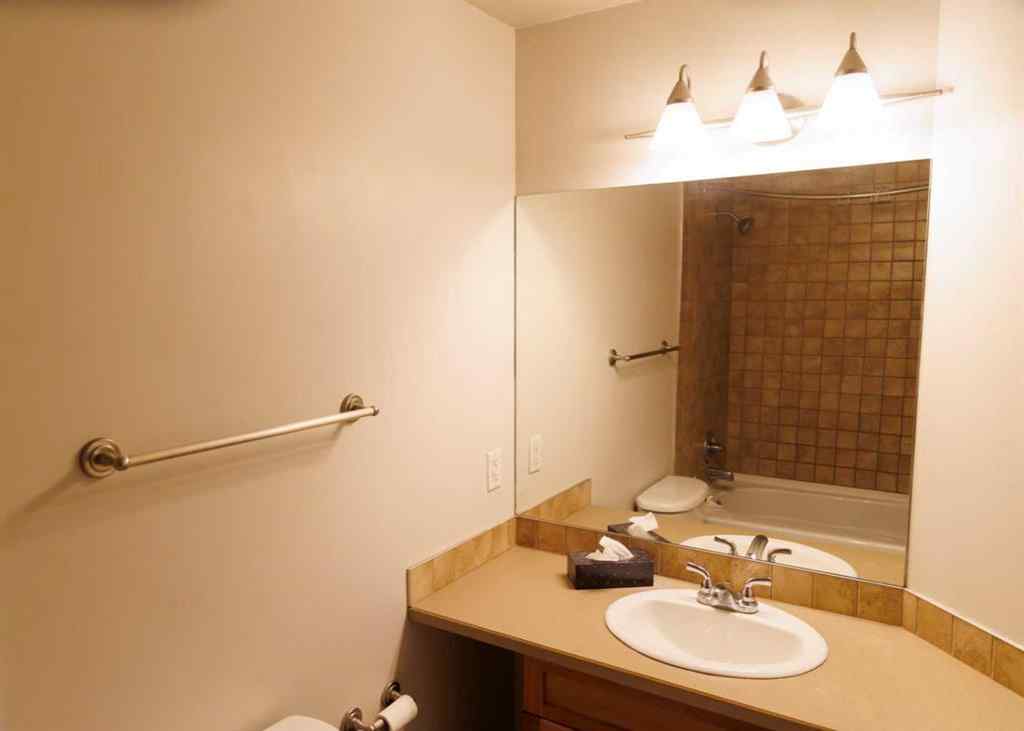 MLS® A2193597 - Unit #206 323 18 Avenue SW in Mission Calgary, Residential