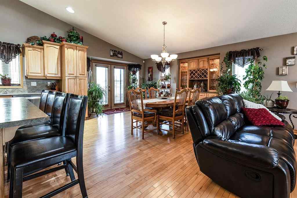 MLS® A2194081 - 306 2 Avenue E in NONE Oyen, Residential