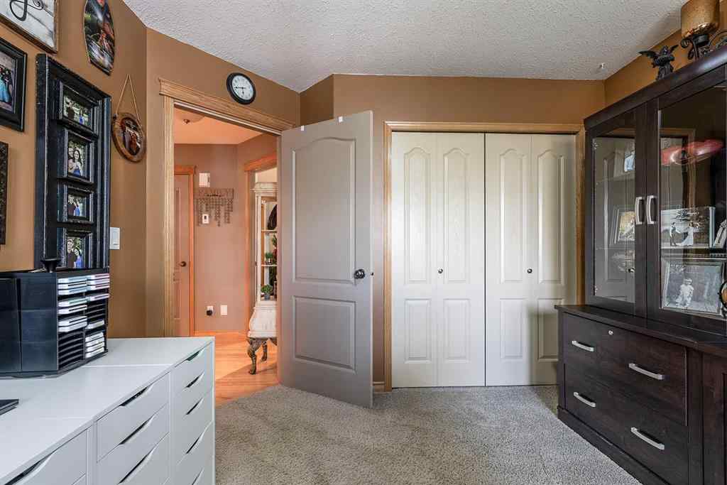 MLS® A2194081 - 306 2 Avenue E in NONE Oyen, Residential