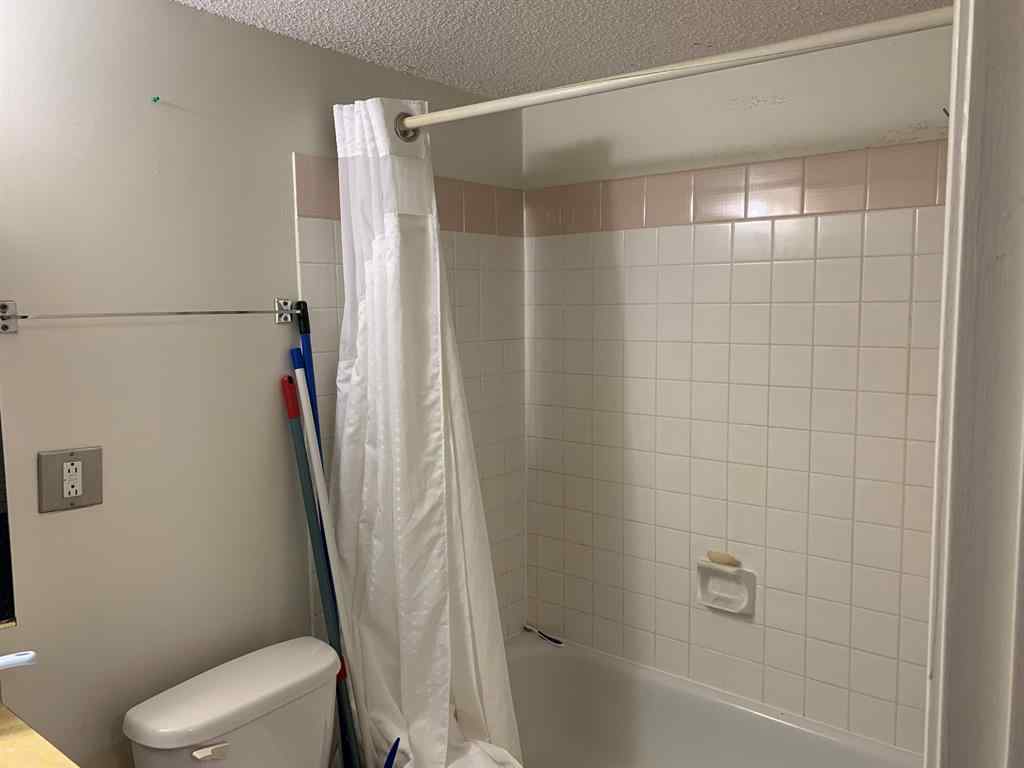MLS® A2194460 - Unit #211 5317 5 Avenue  in Edson Edson, Residential
