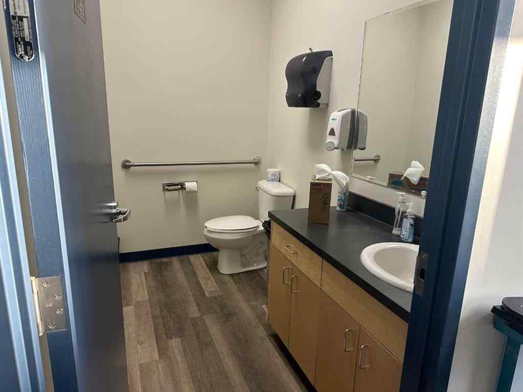 MLS® A2194497 - Unit #105, 106 7002 98 Street  in NONE Clairmont, Commercial