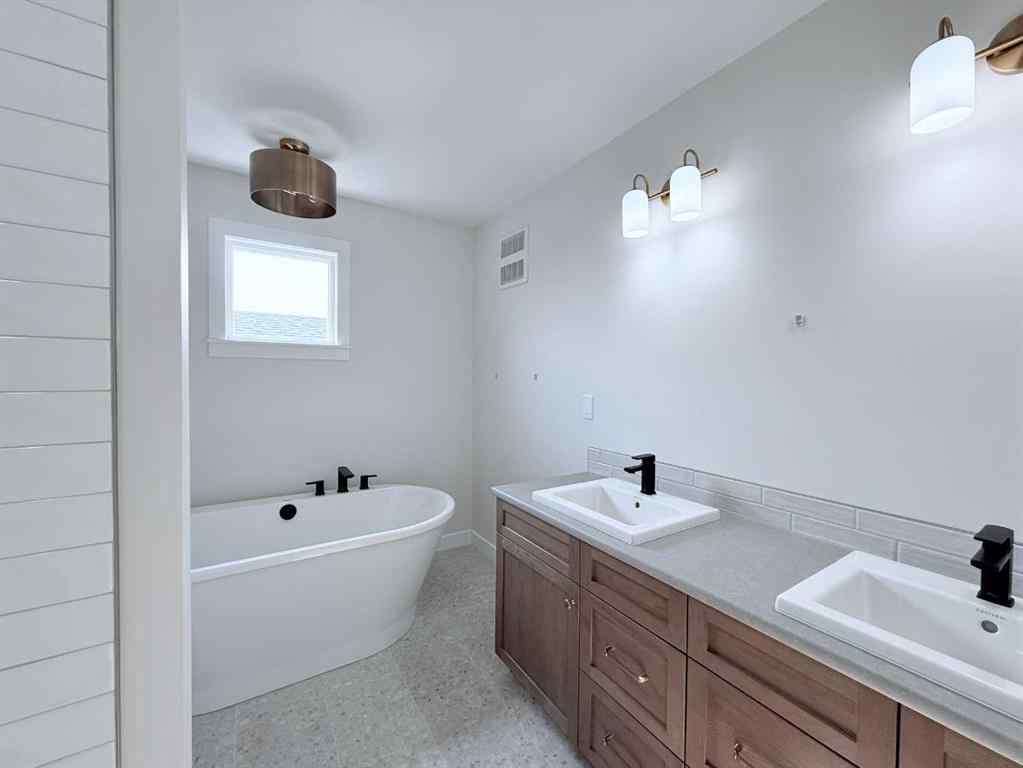 MLS® A2194523 - 10645 133 Avenue   in Arbour Hills Grande Prairie, Residential