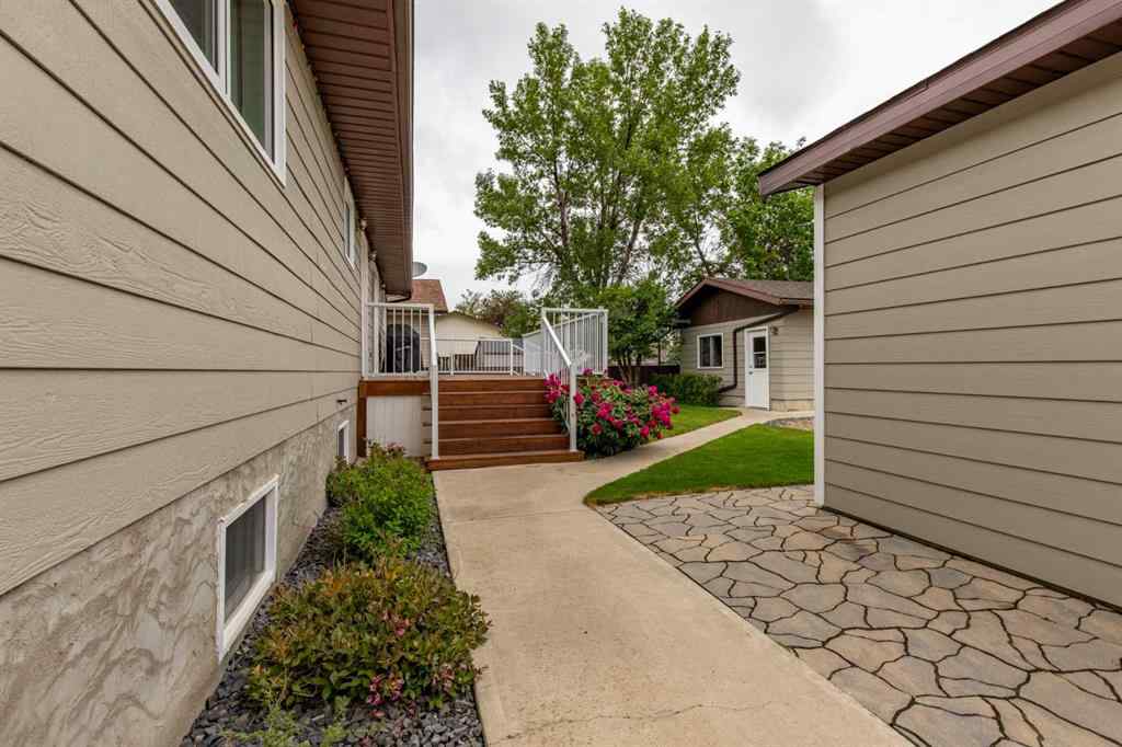 MLS® A2194572 - 12 Fairway Crescent  in NONE Foremost, Residential