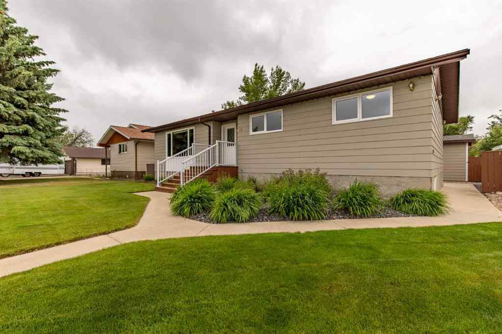 MLS® A2194572 - 12 Fairway Crescent  in NONE Foremost, Residential