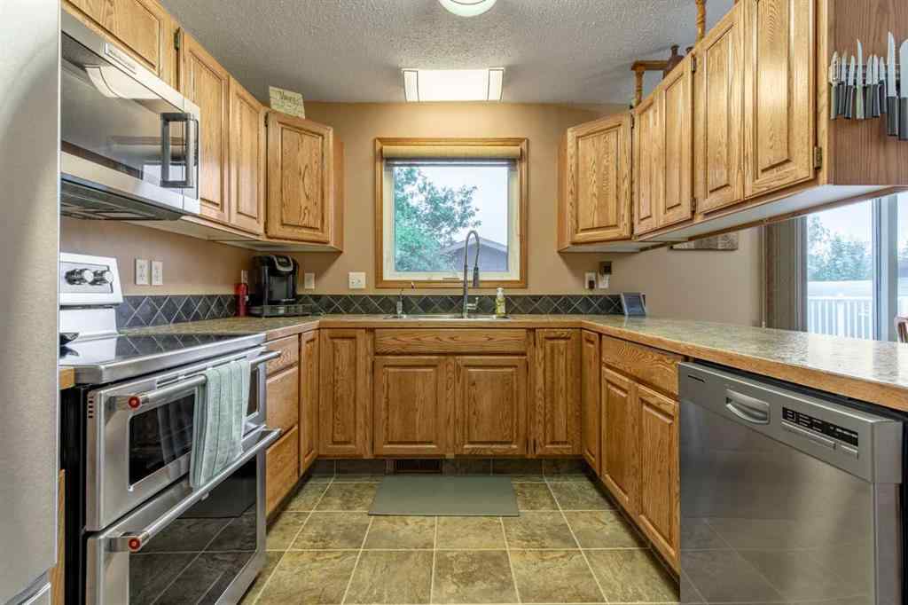 MLS® A2194572 - 12 Fairway Crescent  in NONE Foremost, Residential