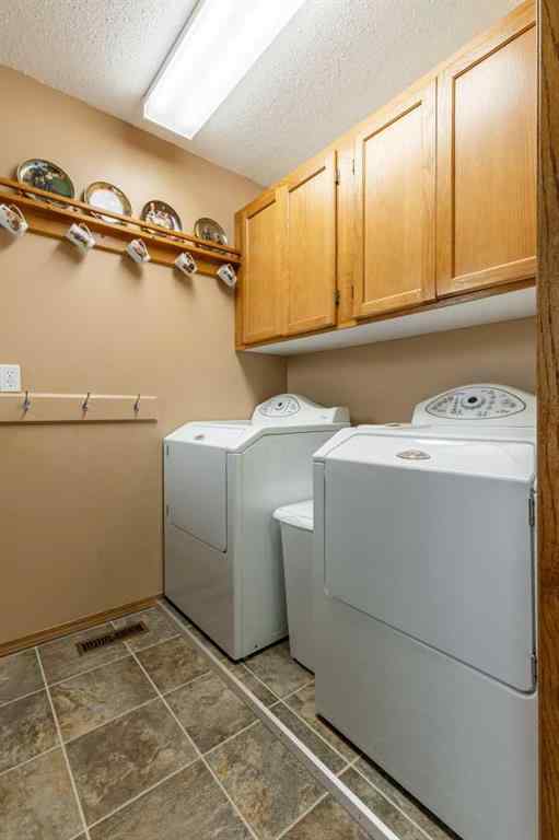 MLS® A2194572 - 12 Fairway Crescent  in NONE Foremost, Residential