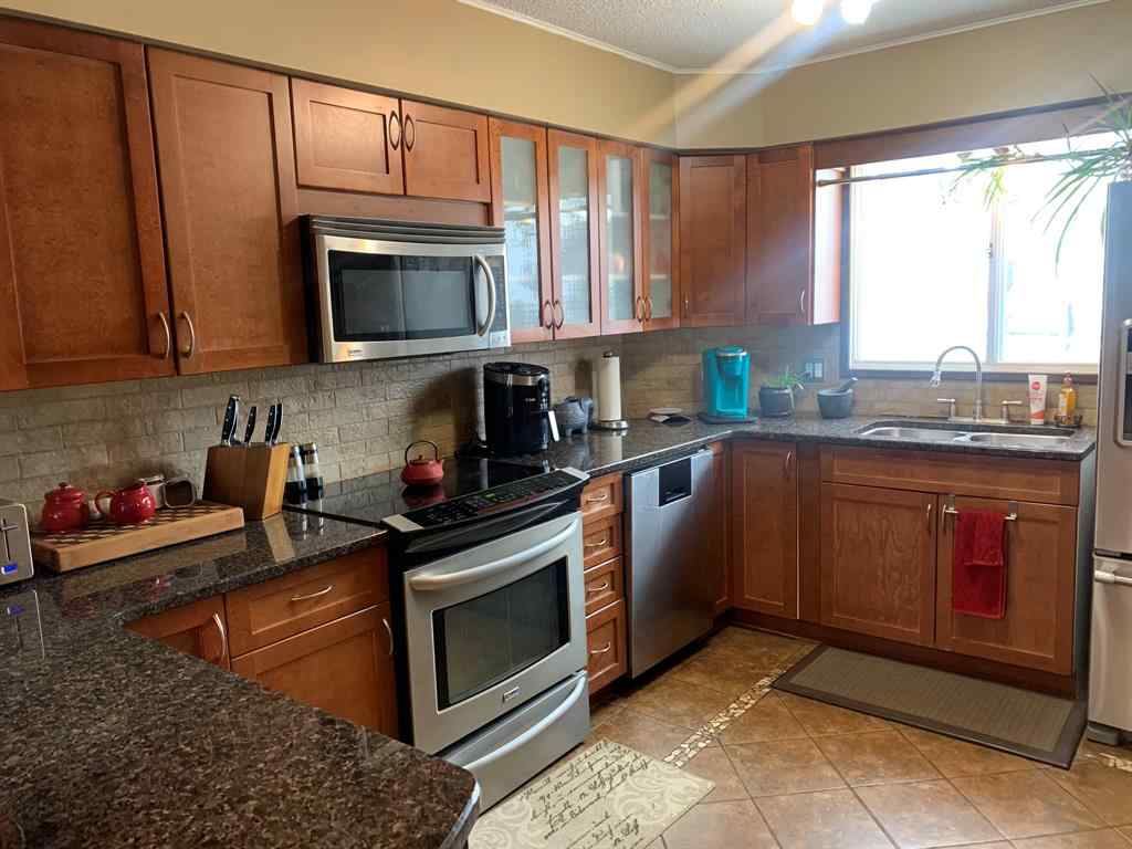MLS® A2194599 - 10016 102 Avenue  in Lac La Biche Lac La Biche, Residential