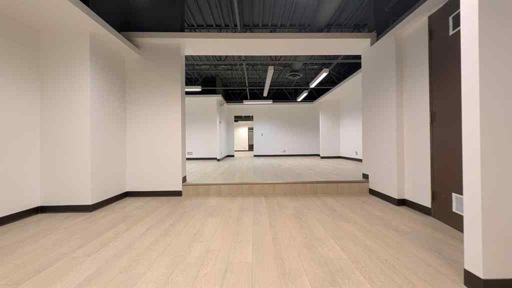 MLS® A2194877 - 327 41 Avenue NE in Greenview Industrial Park Calgary, Commercial