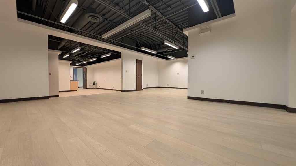 MLS® A2194877 - 327 41 Avenue NE in Greenview Industrial Park Calgary, Commercial