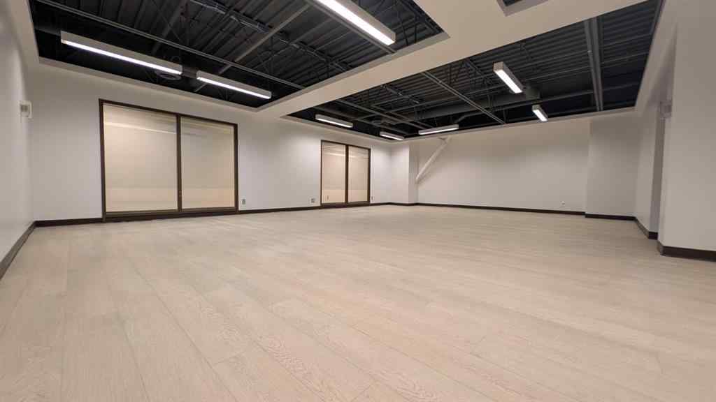 MLS® A2194877 - 327 41 Avenue NE in Greenview Industrial Park Calgary, Commercial