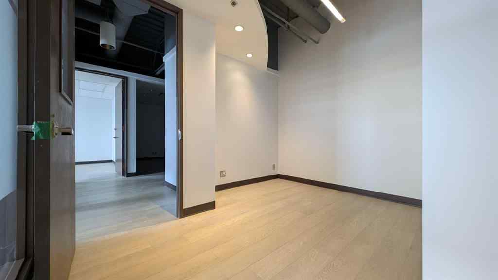 MLS® A2194877 - 327 41 Avenue NE in Greenview Industrial Park Calgary, Commercial