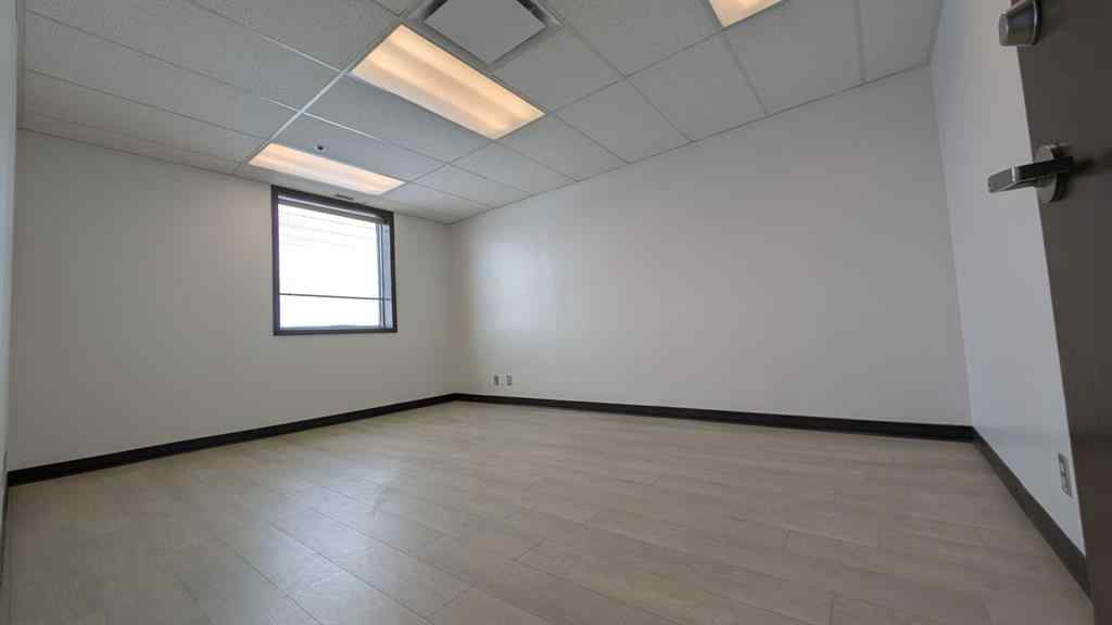 MLS® A2194877 - 327 41 Avenue NE in Greenview Industrial Park Calgary, Commercial
