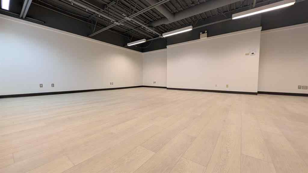 MLS® A2194877 - 327 41 Avenue NE in Greenview Industrial Park Calgary, Commercial
