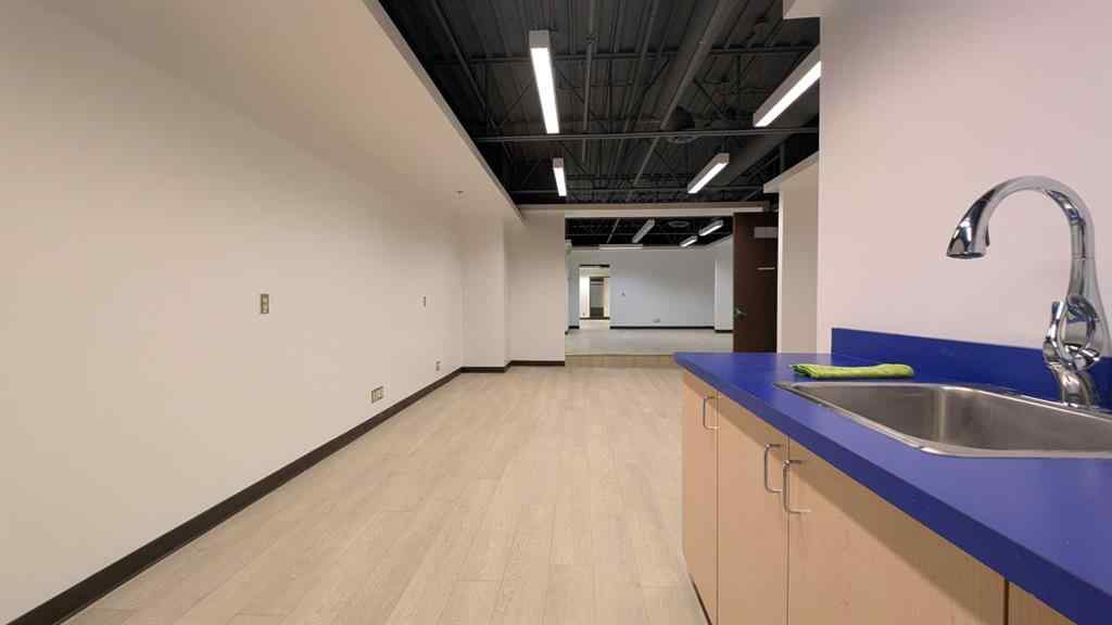 MLS® A2194877 - 327 41 Avenue NE in Greenview Industrial Park Calgary, Commercial