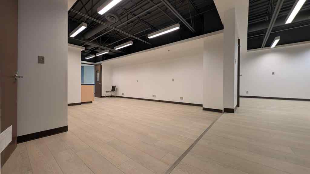 MLS® A2194877 - 327 41 Avenue NE in Greenview Industrial Park Calgary, Commercial