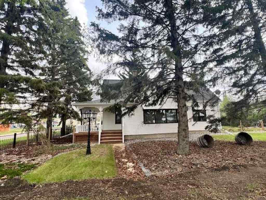 MLS® A2194931 - 5037 52 Street  in Daysland Daysland, Residential