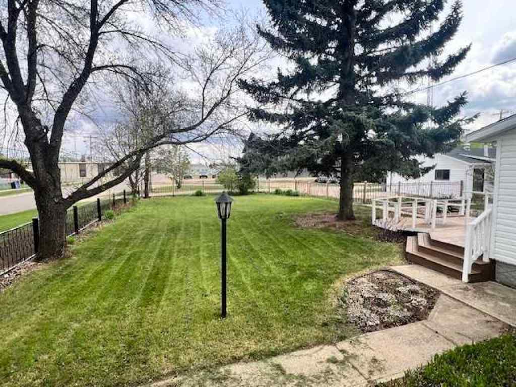 MLS® A2194931 - 5037 52 Street  in Daysland Daysland, Residential
