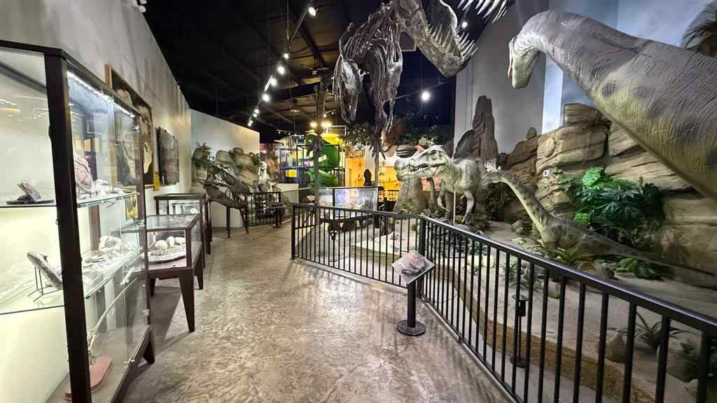 MLS® A2195263 - 1381 Dinosaur Trail N in NONE Drumheller, Commercial