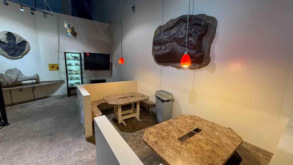 MLS® A2195263 - 1381 Dinosaur Trail N in NONE Drumheller, Commercial