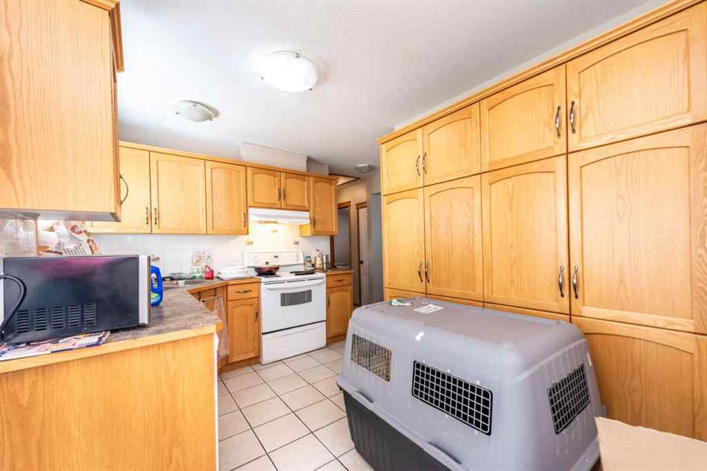 MLS® A2196177 - 3011 12 Avenue SW in Shaganappi Calgary, Residential