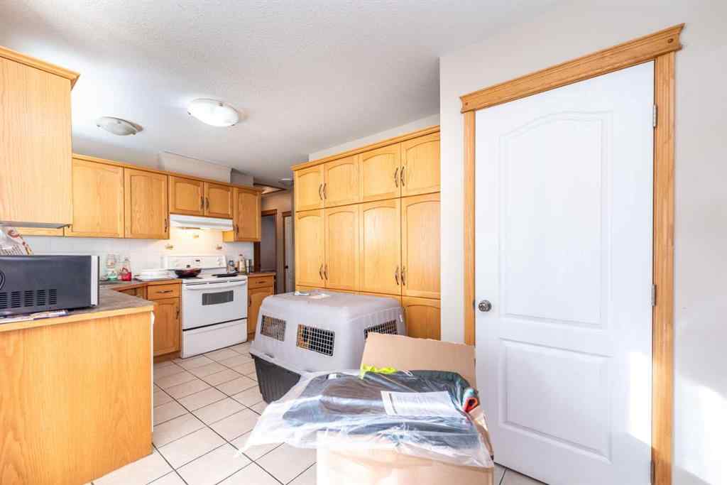 MLS® A2196177 - 3011 12 Avenue SW in Shaganappi Calgary, Residential