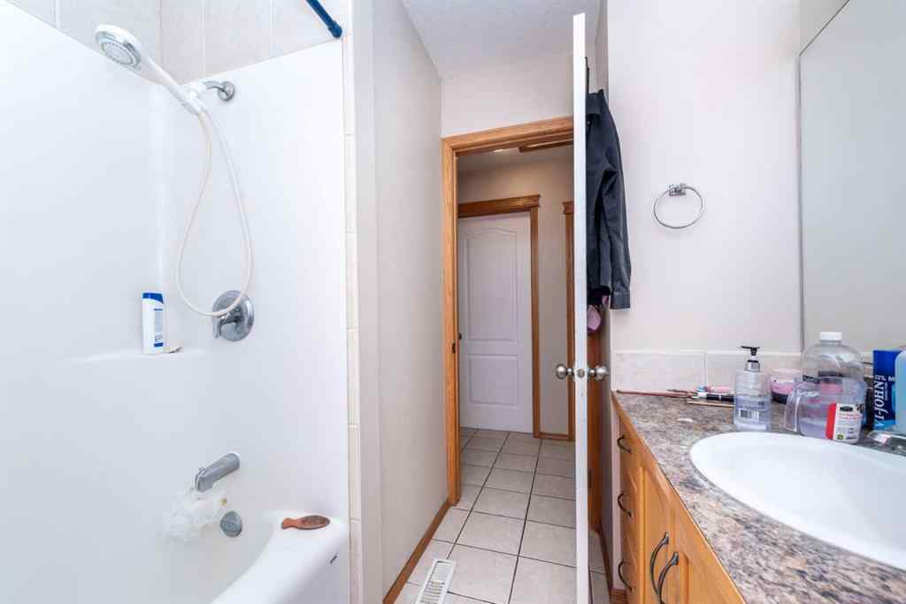 MLS® A2196177 - 3011 12 Avenue SW in Shaganappi Calgary, Residential