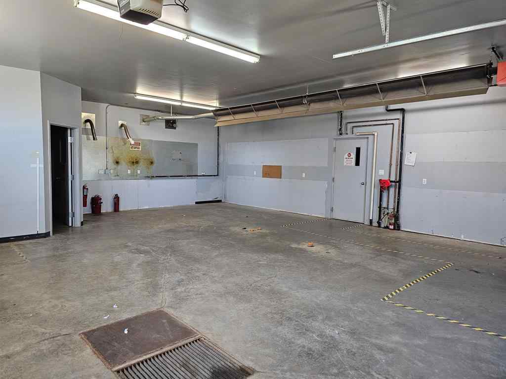 MLS® A2196373 - 10070 117 Avenue  in Northridge Grande Prairie, Commercial