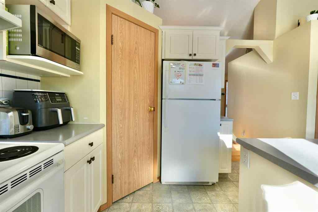 MLS® A2196477 - 12717 92 Street  in Shaftesbury Estates Peace River, Residential