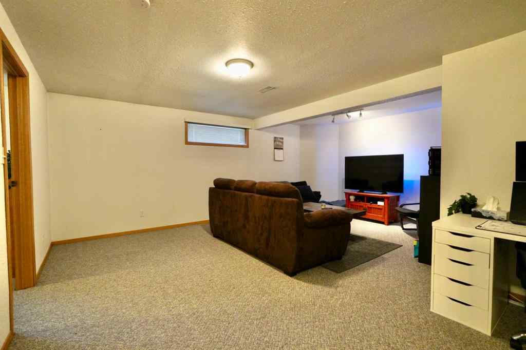 MLS® A2196477 - 12717 92 Street  in Shaftesbury Estates Peace River, Residential