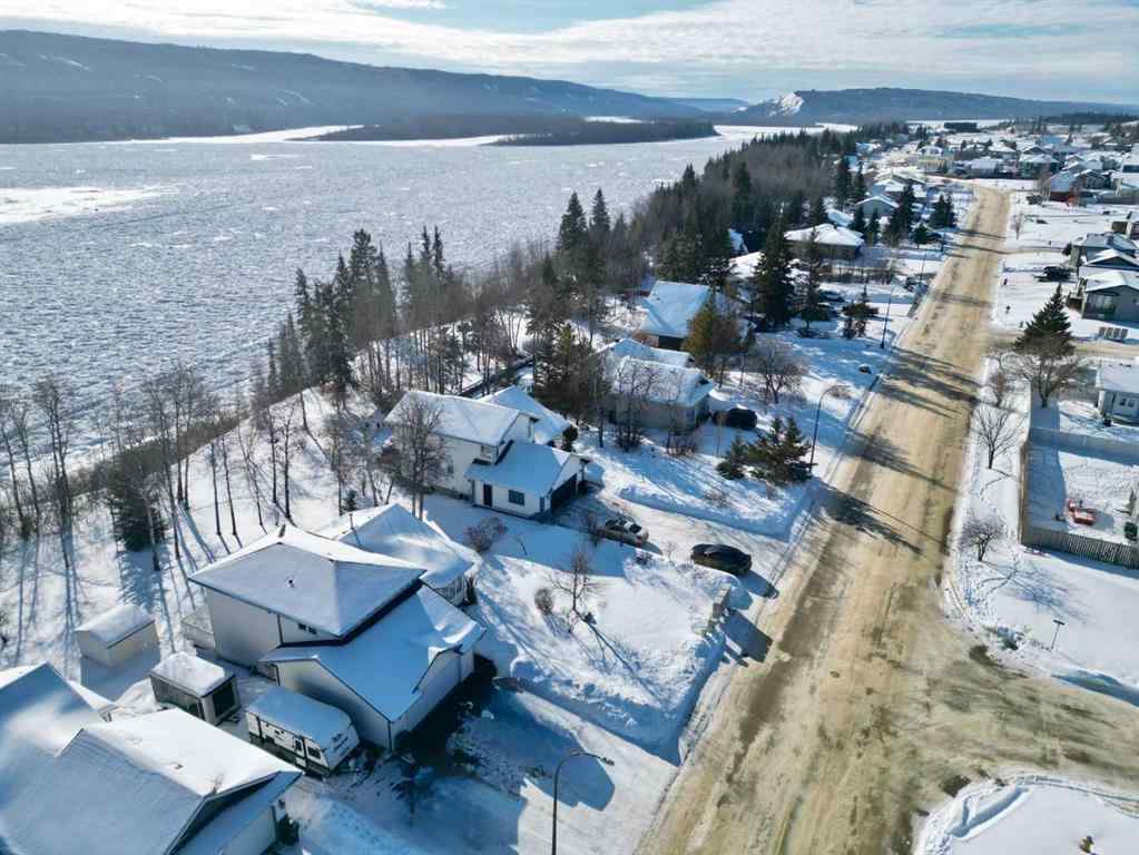 MLS® A2196477 - 12717 92 Street  in Shaftesbury Estates Peace River, Residential