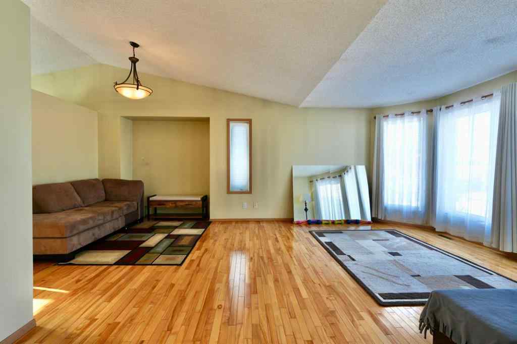 MLS® A2196477 - 12717 92 Street  in Shaftesbury Estates Peace River, Residential