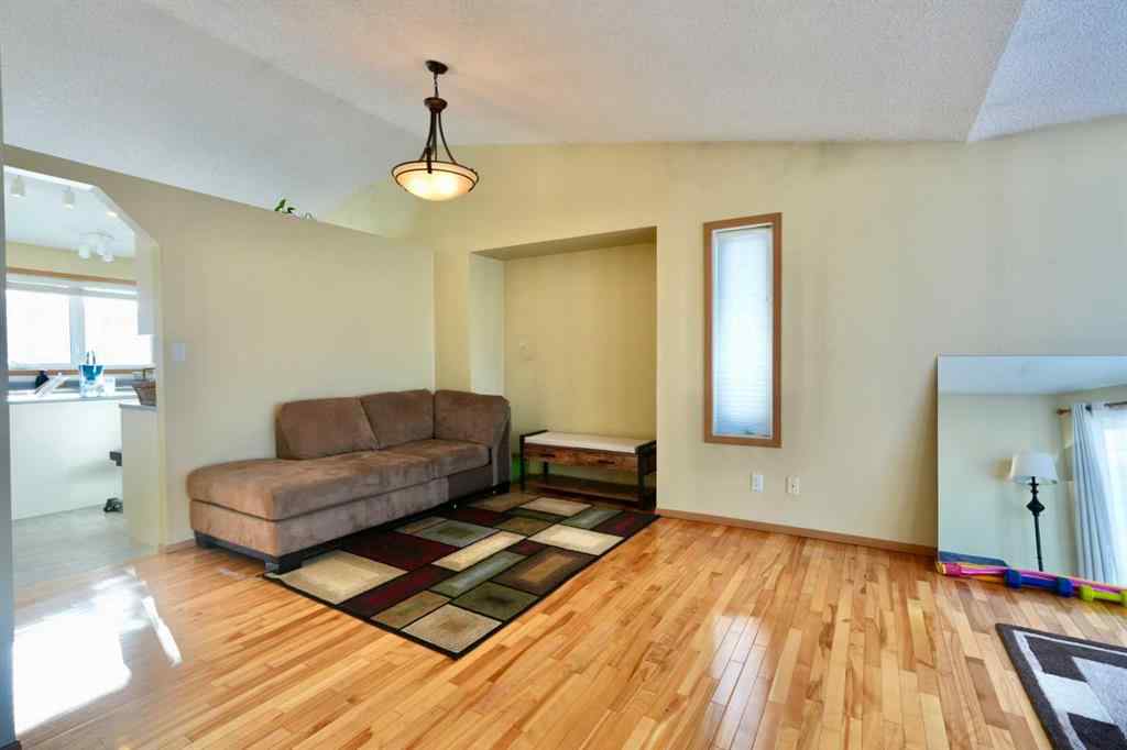 MLS® A2196477 - 12717 92 Street  in Shaftesbury Estates Peace River, Residential