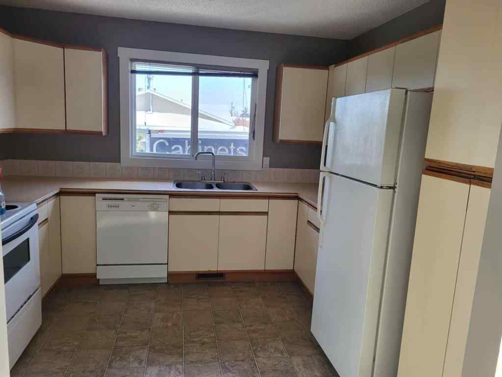 MLS® A2196486 - 9220 112 A Avenue  in Mountview Grande Prairie, Residential