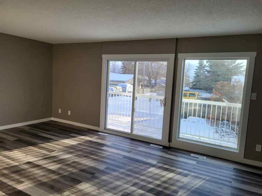 MLS® A2196486 - 9220 112 A Avenue  in Mountview Grande Prairie, Residential