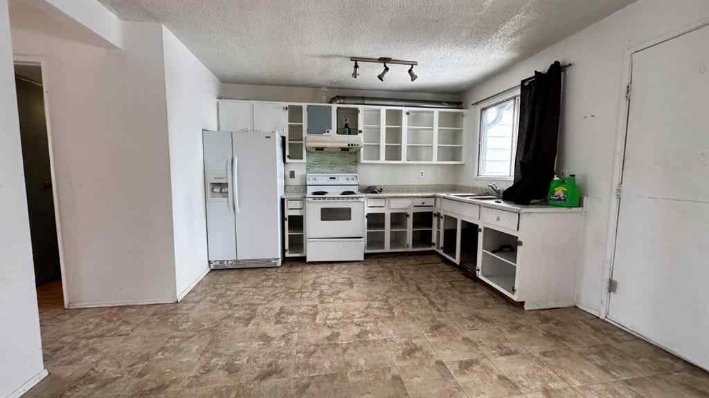 MLS® A2196539 - 6551 Huntsbay Road NW in Huntington Hills Calgary, Residential