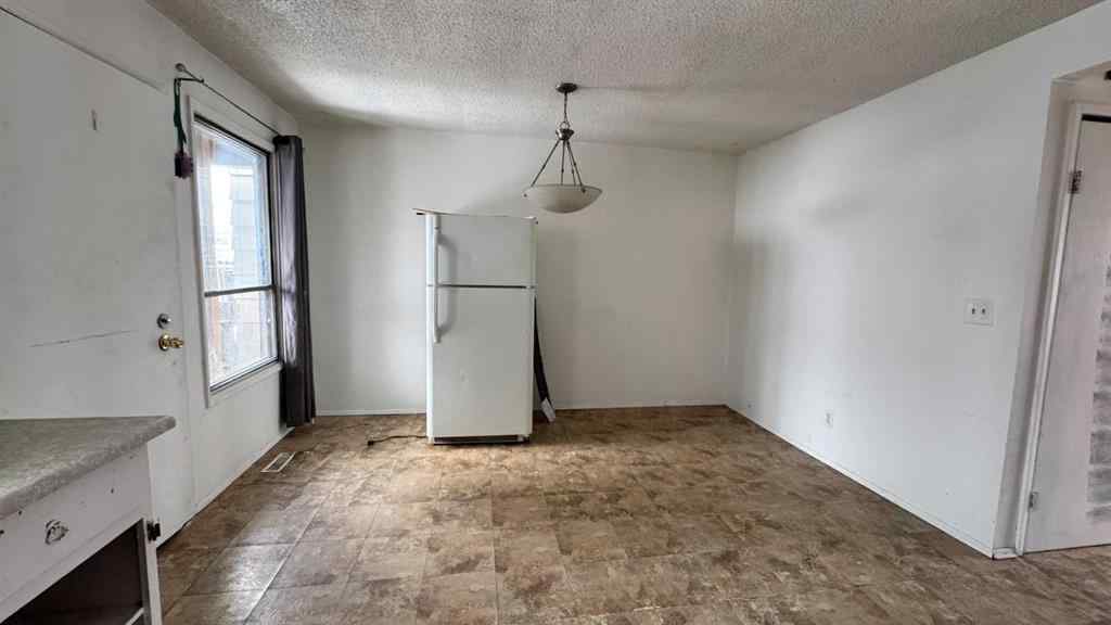 MLS® A2196539 - 6551 Huntsbay Road NW in Huntington Hills Calgary, Residential