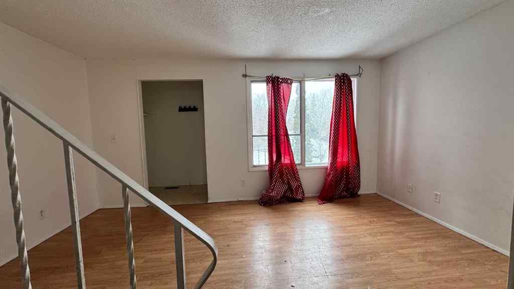 MLS® A2196539 - 6551 Huntsbay Road NW in Huntington Hills Calgary, Residential