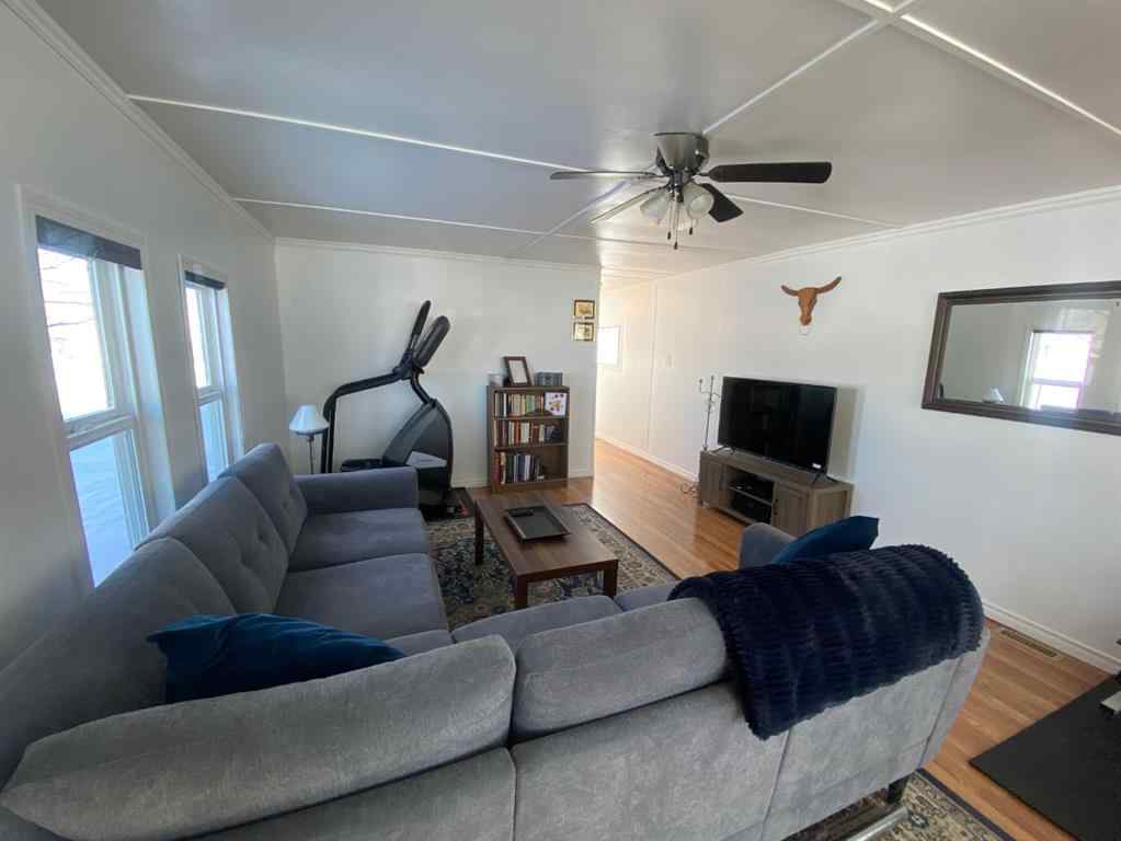 MLS® A2196605 - 220 1 Avenue SE in NONE Youngstown, Residential