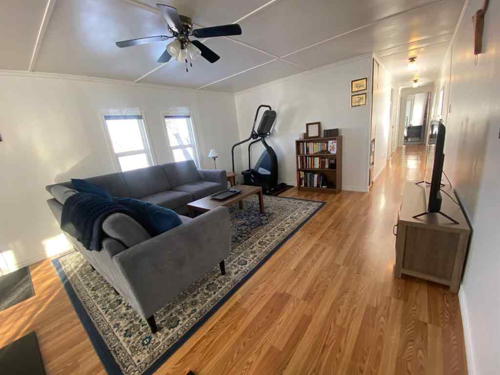 MLS® A2196605 - 220 1 Avenue SE in NONE Youngstown, Residential