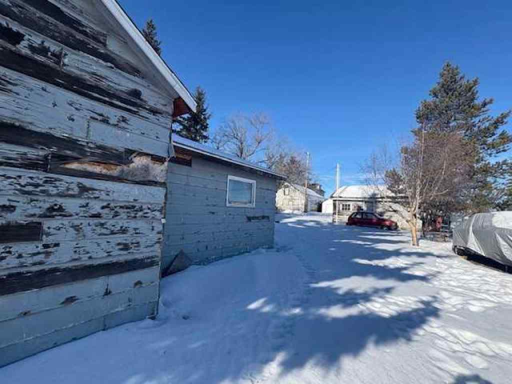 MLS® A2196823 - 4932 48 Street  in Hardisty Hardisty, Residential